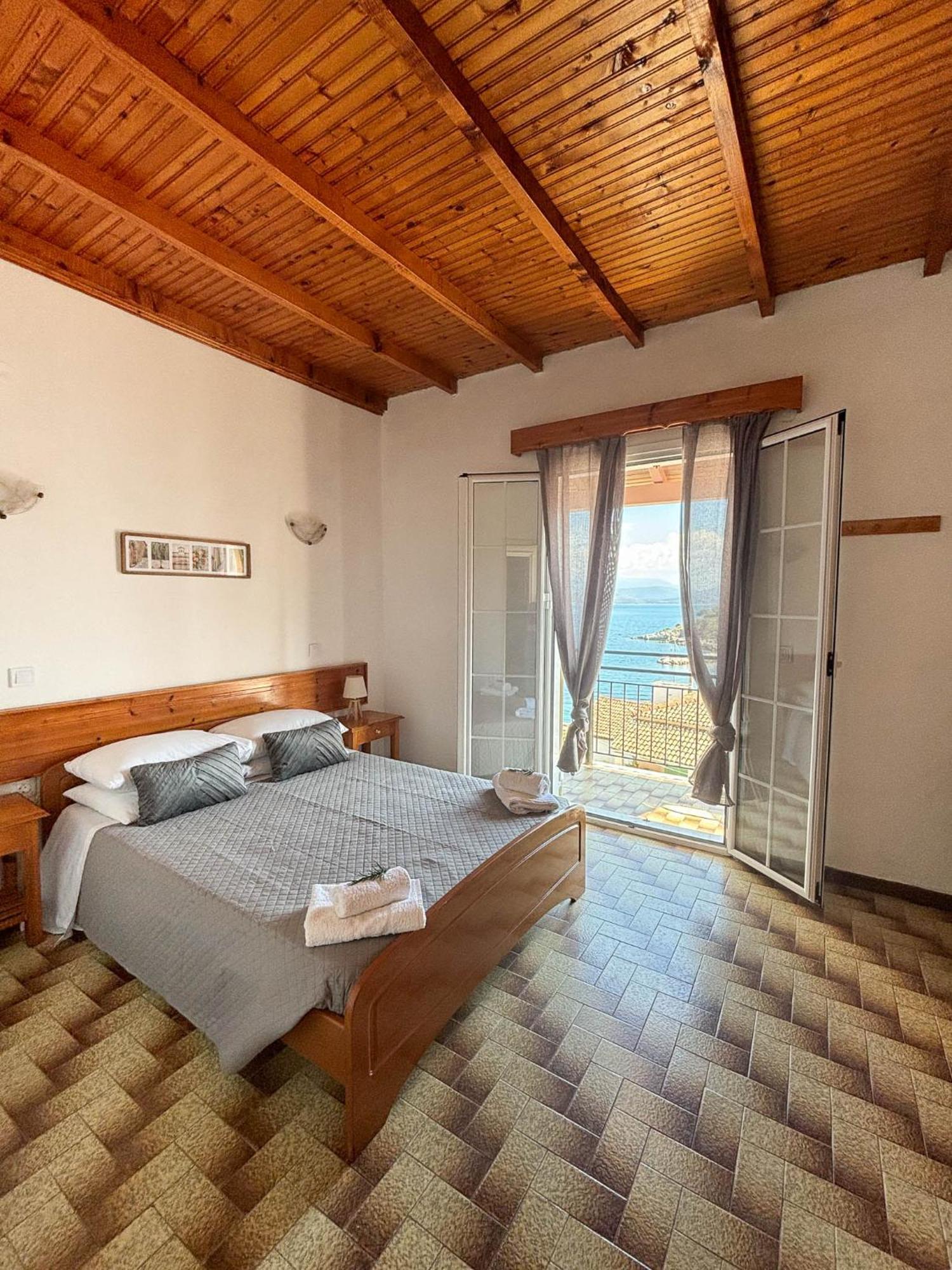 Antigone Apartments Kassiopi Exterior photo